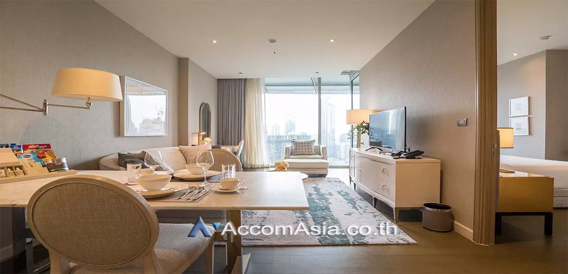  1 Bedroom  Apartment For Rent in Ploenchit, Bangkok  near BTS Ratchadamri (AA28190)