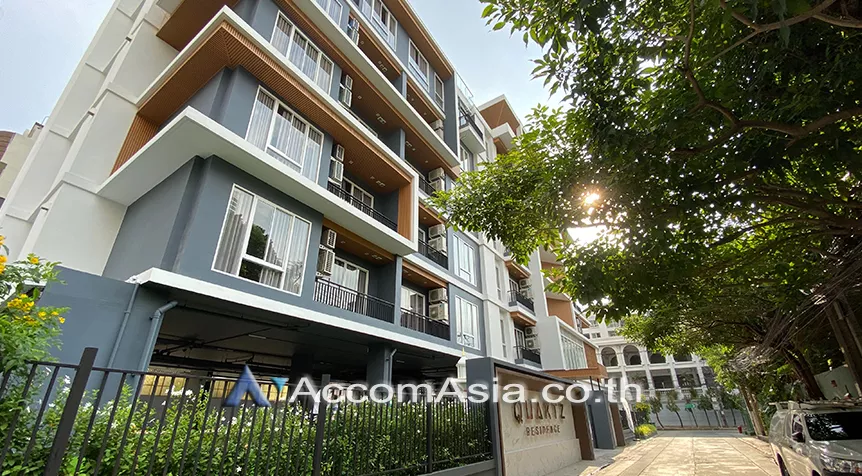  2 Bedrooms  Apartment For Rent in Sukhumvit, Bangkok  near BTS Phrom Phong (AA28208)