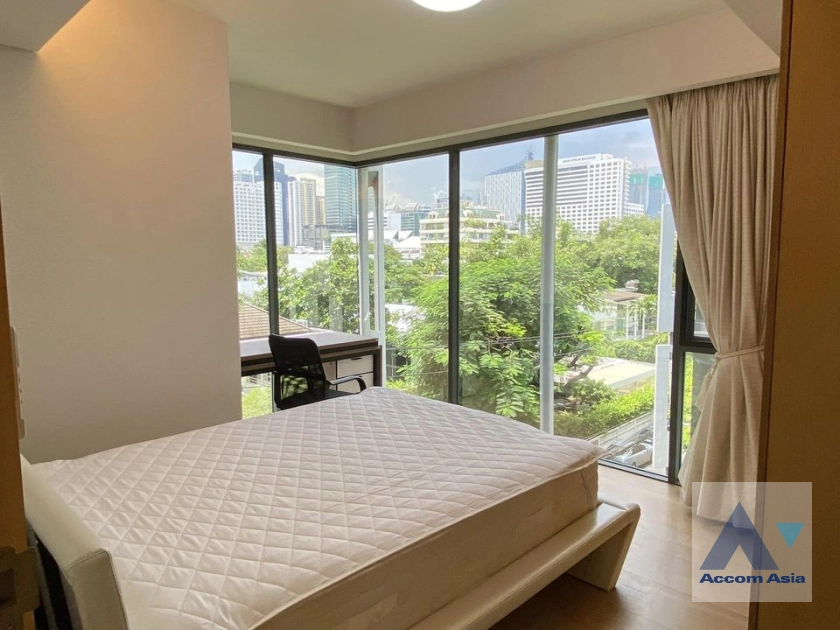  2 Bedrooms  Condominium For Rent in Sukhumvit, Bangkok  near BTS Phrom Phong (AA28213)