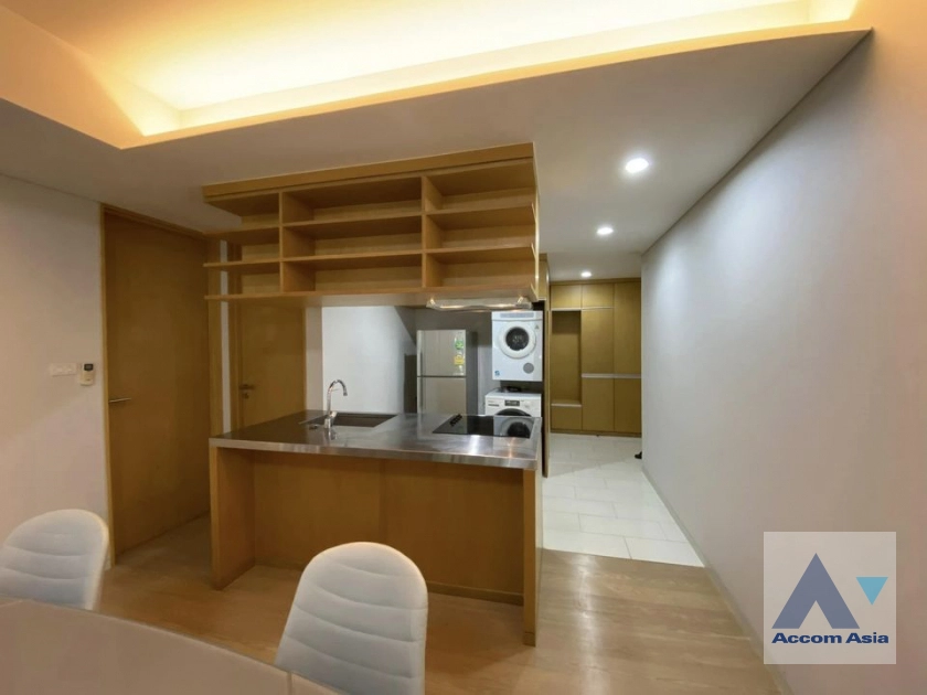  2 Bedrooms  Condominium For Rent in Sukhumvit, Bangkok  near BTS Phrom Phong (AA28213)