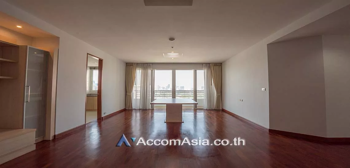  2 Bedrooms  Apartment For Rent in Sukhumvit, Bangkok  near BTS Phrom Phong (AA28215)