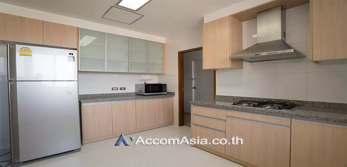  2 Bedrooms  Apartment For Rent in Sukhumvit, Bangkok  near BTS Phrom Phong (AA28215)