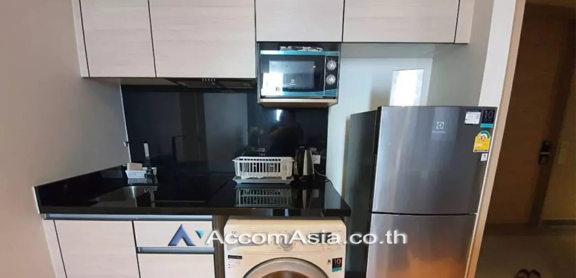  2 Bedrooms  Condominium For Rent in Sukhumvit, Bangkok  near BTS Phrom Phong (AA28218)