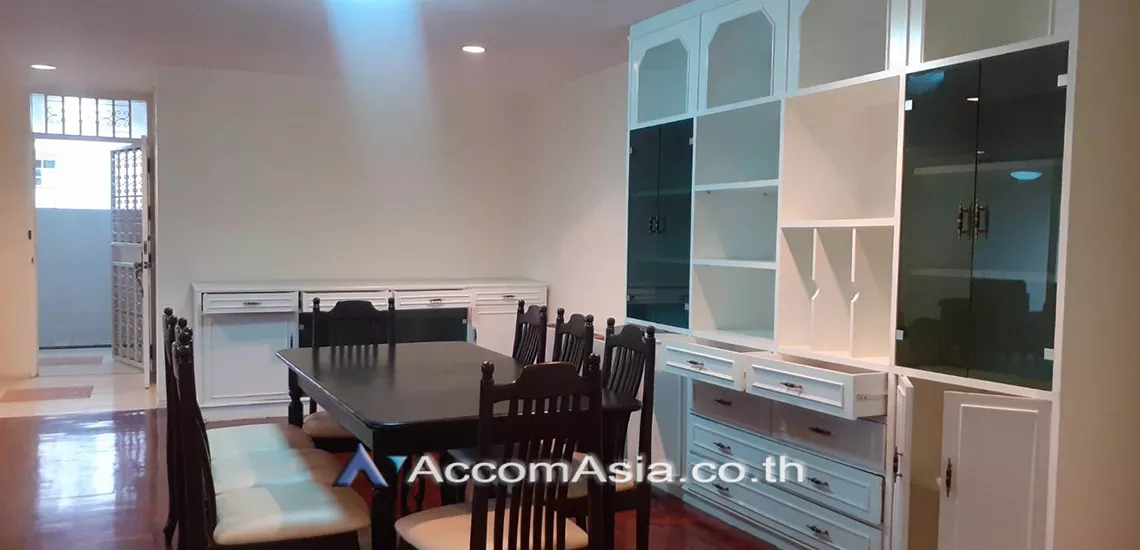 Pet friendly |  3 Bedrooms  Condominium For Rent in Sukhumvit, Bangkok  near BTS Phrom Phong (AA28226)