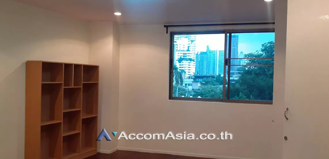 Pet friendly |  3 Bedrooms  Condominium For Rent in Sukhumvit, Bangkok  near BTS Phrom Phong (AA28226)