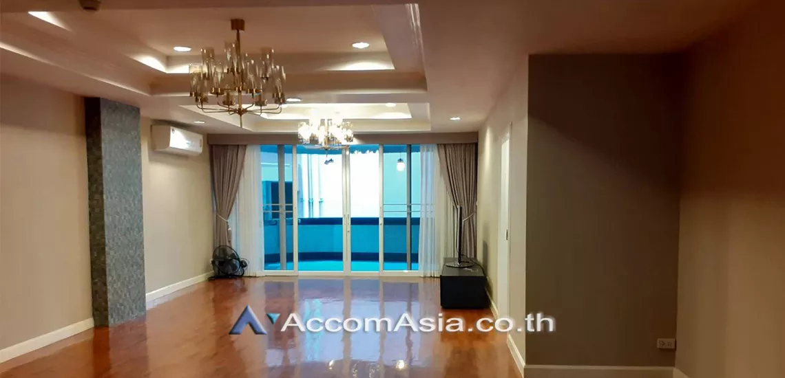 Pet friendly |  3 Bedrooms  Condominium For Rent in Sukhumvit, Bangkok  near BTS Phrom Phong (AA28227)