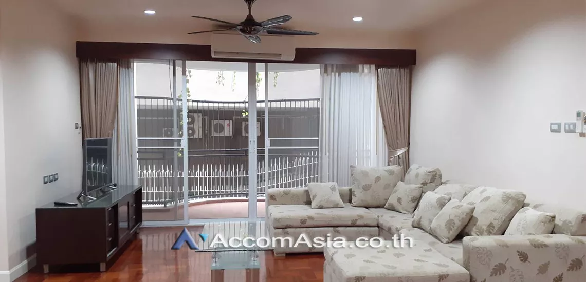  3 Bedrooms  Condominium For Rent in Sukhumvit, Bangkok  near BTS Phrom Phong (AA28228)