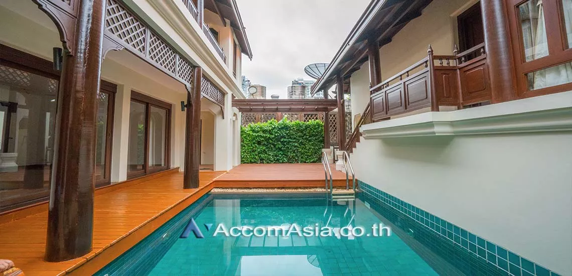  2  3 br House For Rent in Sukhumvit ,Bangkok BTS Ekkamai at The classical charming AA28268