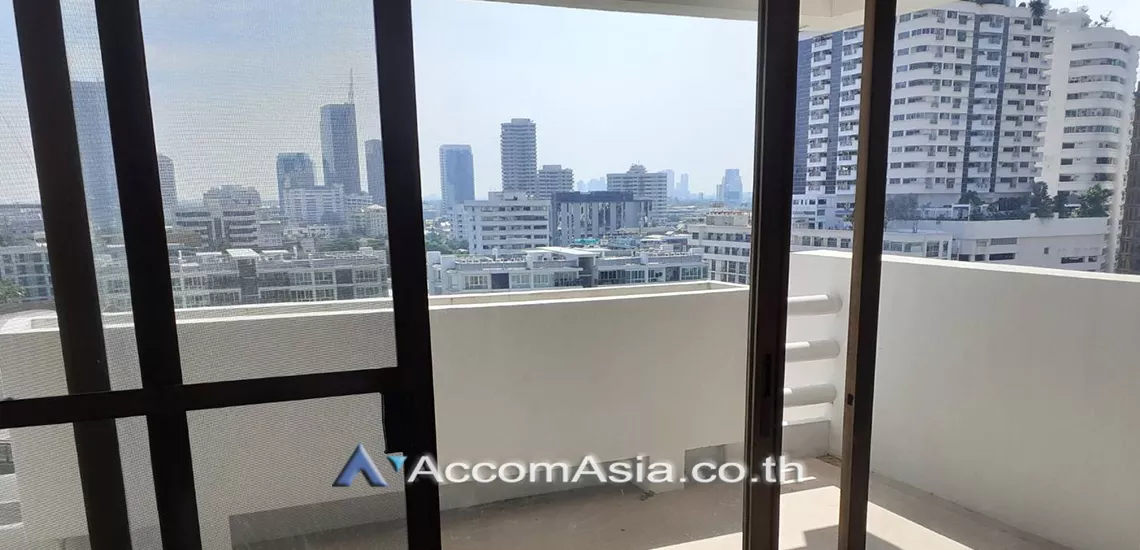  3 Bedrooms  Condominium For Rent in Sukhumvit, Bangkok  near BTS Thong Lo (AA28284)