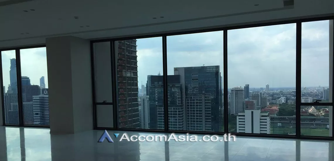  4 Bedrooms  Condominium For Rent in Ploenchit, Bangkok  near BTS Ratchadamri (AA28307)