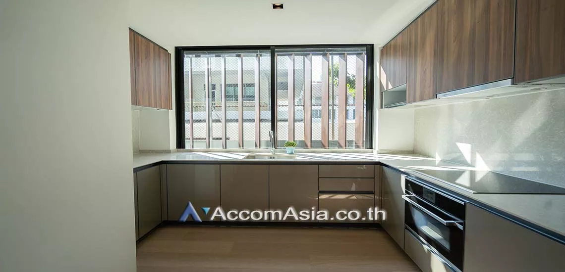  2 Bedrooms  Condominium For Rent in Sukhumvit, Bangkok  near BTS Thong Lo (AA28320)