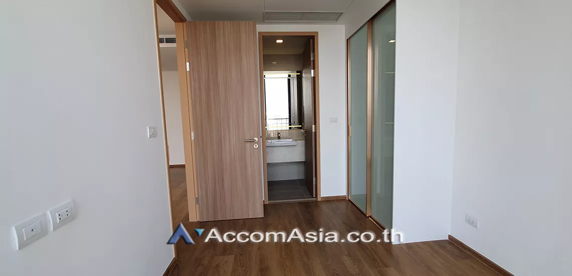  3 Bedrooms  Condominium For Rent in Sukhumvit, Bangkok  near BTS Phrom Phong (AA28335)