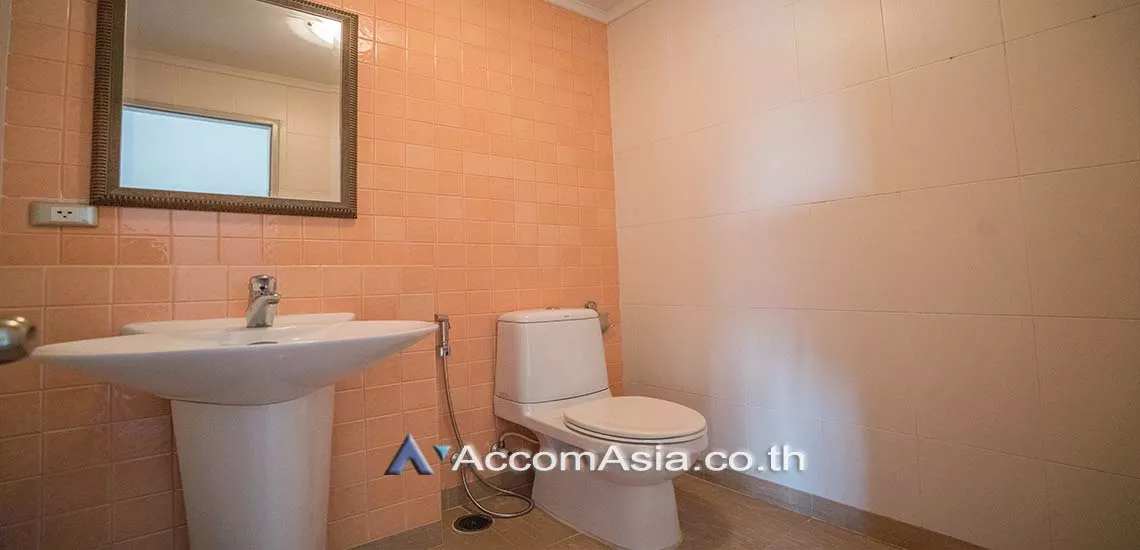 10  3 br Condominium For Rent in Sukhumvit ,Bangkok BTS Ekkamai at Cross Creek AA28350