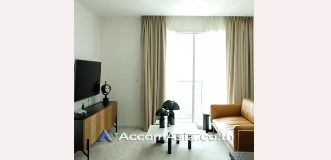  1 Bedroom  Condominium For Sale in Sukhumvit, Bangkok  near BTS Thong Lo (AA28366)