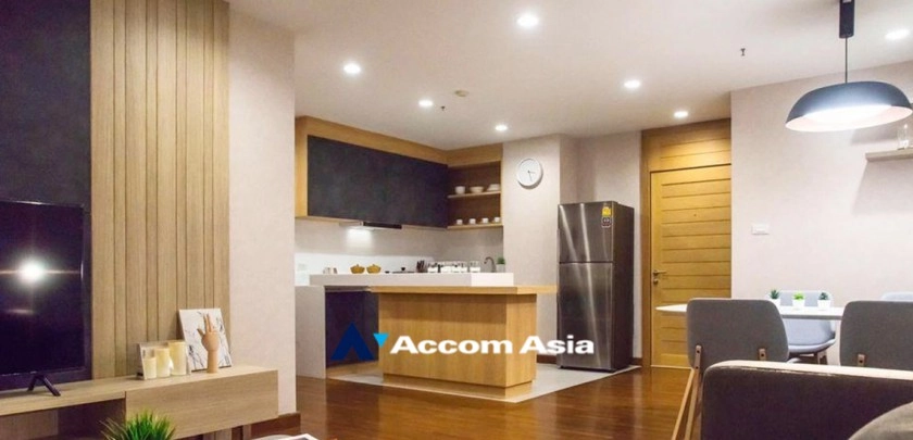  2 Bedrooms  Condominium For Rent in Ploenchit, Bangkok  near BTS Ploenchit (AA28375)