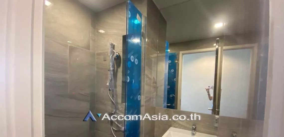  2 Bedrooms  Condominium For Sale in Sukhumvit, Bangkok  near BTS Thong Lo (AA28385)