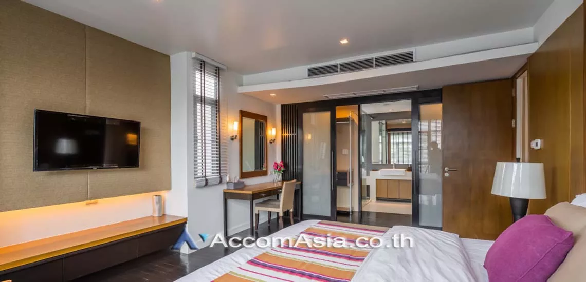 Pet friendly |  3 Bedrooms  Apartment For Rent in Sukhumvit, Bangkok  near BTS Thong Lo (AA28386)