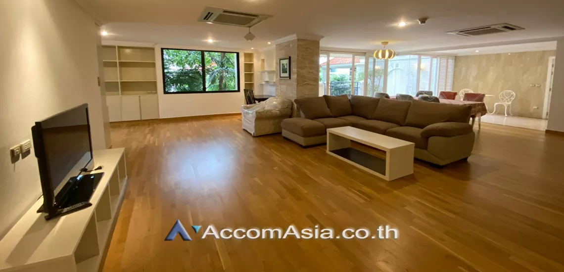 Big Balcony, Pet friendly |  3 Bedrooms  Condominium For Rent in Sukhumvit, Bangkok  near BTS Ekkamai (AA28395)