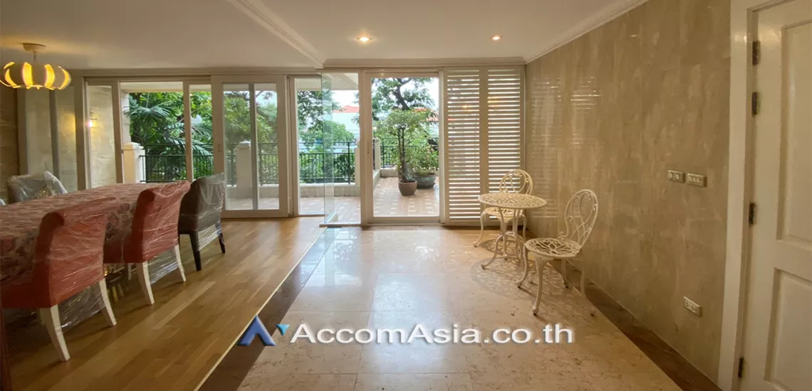 Big Balcony, Pet friendly |  3 Bedrooms  Condominium For Rent in Sukhumvit, Bangkok  near BTS Ekkamai (AA28395)