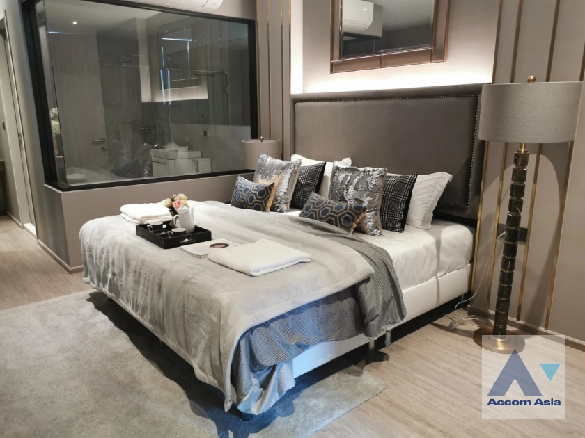  2 Bedrooms  Condominium For Sale in Sukhumvit, Bangkok  near BTS Ekkamai (AA28397)