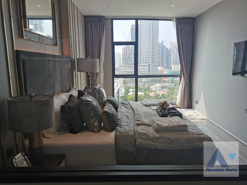  2 Bedrooms  Condominium For Sale in Sukhumvit, Bangkok  near BTS Ekkamai (AA28397)