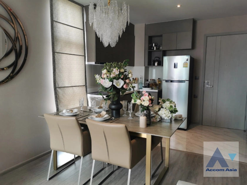  2 Bedrooms  Condominium For Sale in Sukhumvit, Bangkok  near BTS Ekkamai (AA28397)