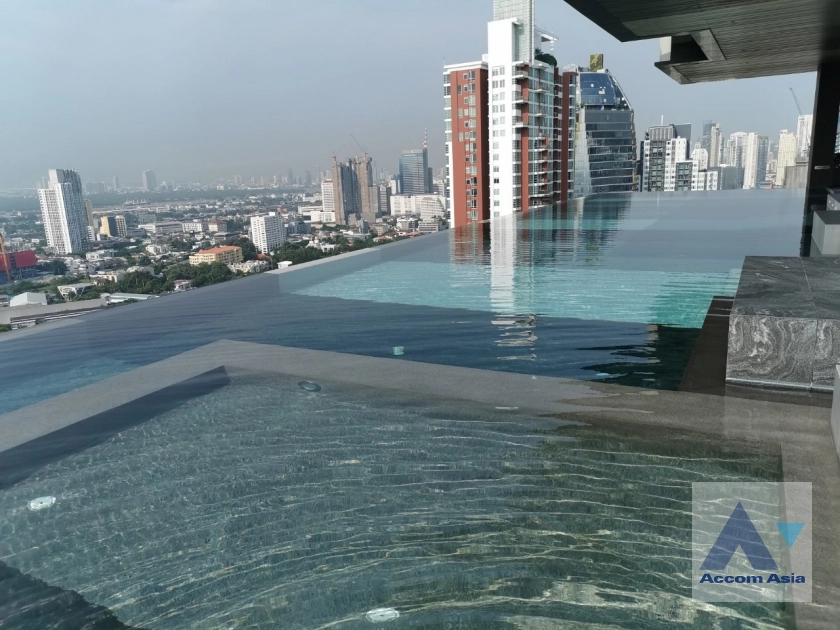 19  2 br Condominium For Sale in Sukhumvit ,Bangkok BTS Ekkamai at Rhythm Ekkamai AA28397