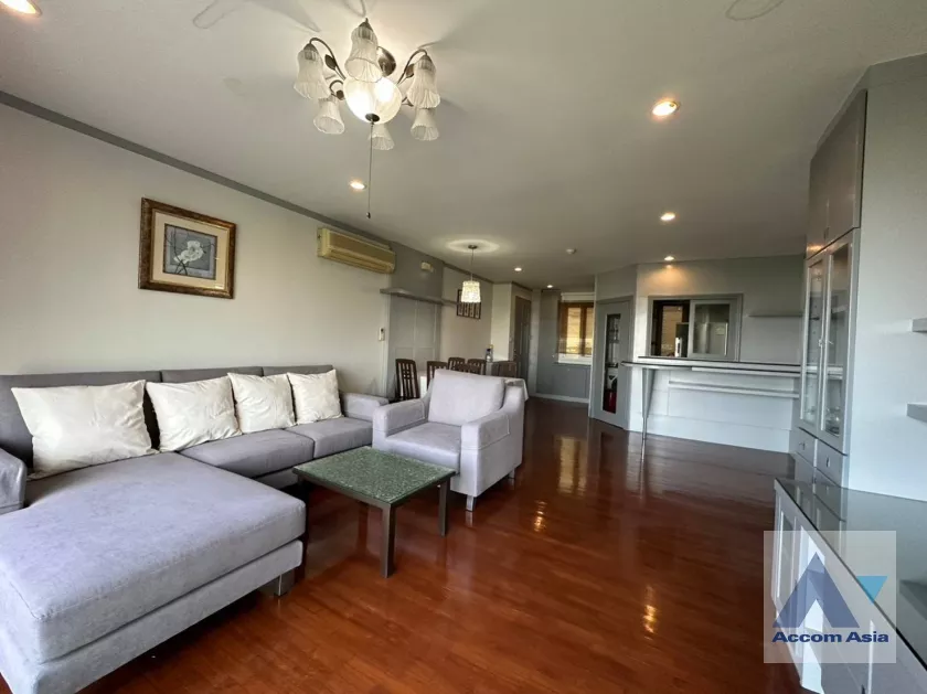  3 Bedrooms  Condominium For Rent in Sathorn, Bangkok  near MRT Lumphini (AA28427)