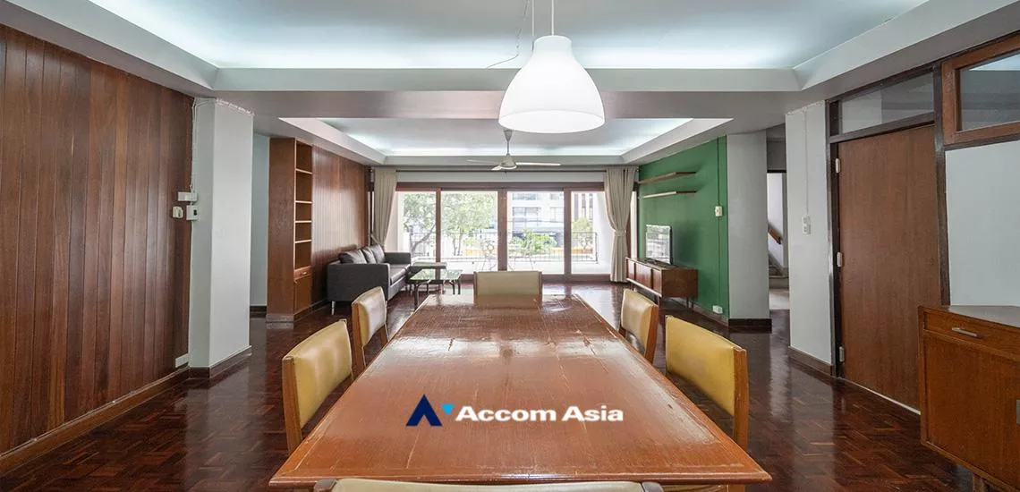  3 Bedrooms  Apartment For Rent in Sukhumvit, Bangkok  near BTS Nana - MRT Sukhumvit (AA28457)