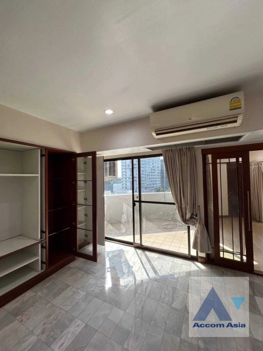 Pet friendly |  2 Bedrooms  Condominium For Rent & Sale in Sukhumvit, Bangkok  near BTS Thong Lo (AA28476)