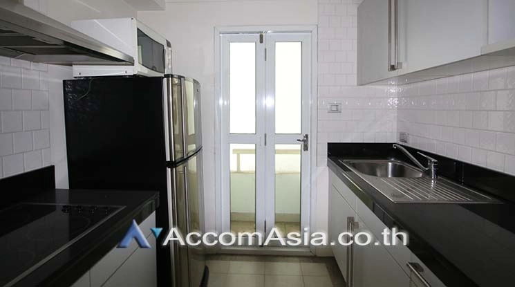  2 Bedrooms  Condominium For Rent & Sale in Ploenchit, Bangkok  near BTS Ploenchit (AA28564)