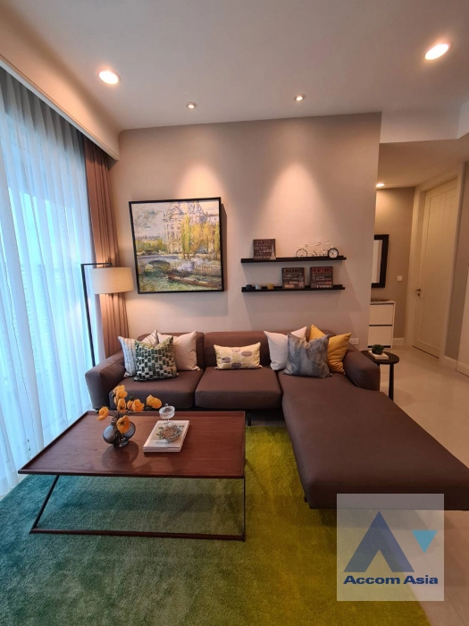  2 Bedrooms  Condominium For Rent & Sale in Ploenchit, Bangkok  near BTS Chitlom (AA28905)