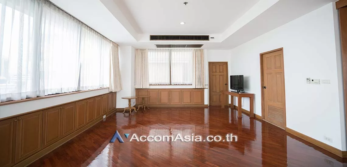 Pet friendly |  3 Bedrooms  Condominium For Rent & Sale in Sukhumvit, Bangkok  near BTS Phrom Phong (AA28974)