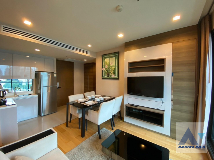  2 Bedrooms  Condominium For Rent & Sale in Silom, Bangkok  near BTS Chong Nonsi (AA29096)