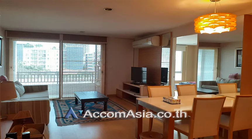  2 Bedrooms  Condominium For Sale in Sukhumvit, Bangkok  near BTS Ekkamai (AA29122)