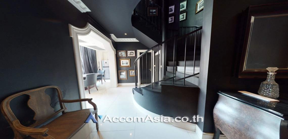  2 Bedrooms  Condominium For Sale in Sukhumvit, Bangkok  near BTS Phrom Phong (AA29166)