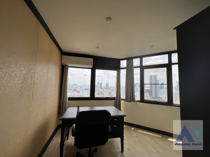  2 Bedrooms  Condominium For Sale in Sukhumvit, Bangkok  near BTS Thong Lo (AA29345)