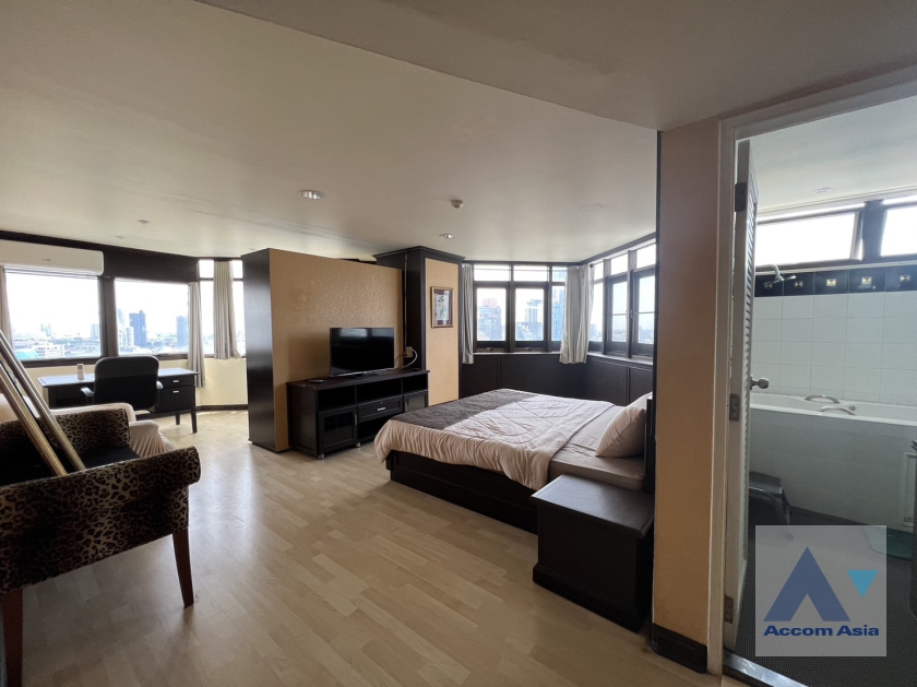  2 Bedrooms  Condominium For Sale in Sukhumvit, Bangkok  near BTS Thong Lo (AA29345)