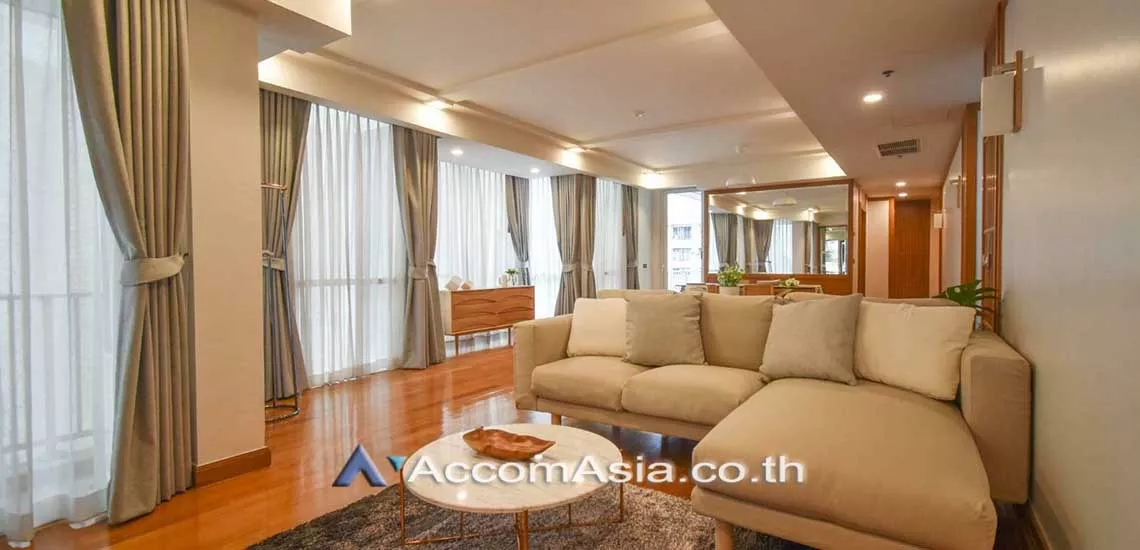  2 Bedrooms  Condominium For Rent in Ploenchit, Bangkok  near BTS Chitlom (AA29396)