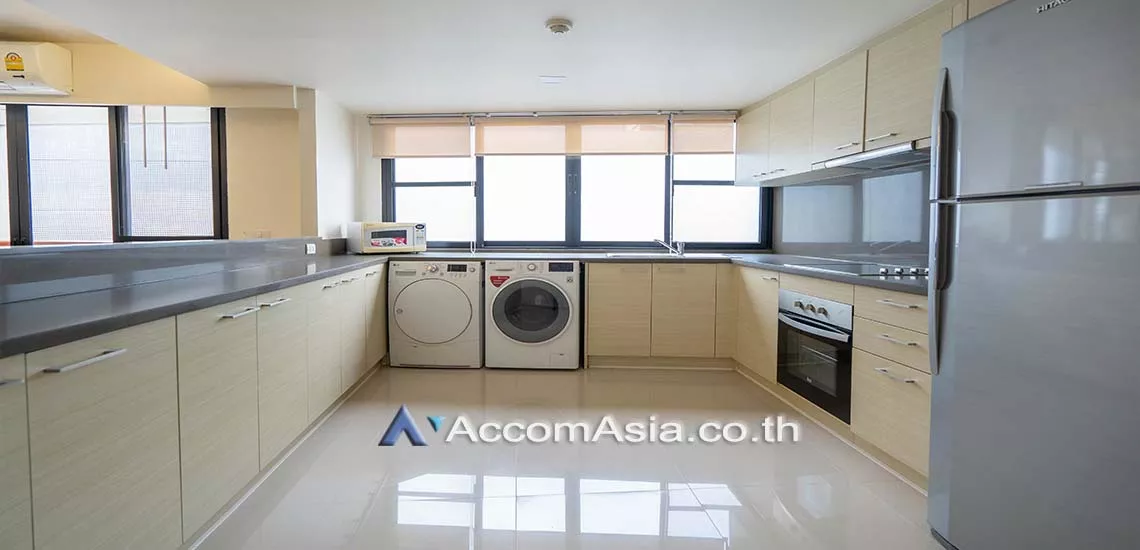 Pet friendly |  3 Bedrooms  Apartment For Rent in Sukhumvit, Bangkok  near BTS Asok - MRT Sukhumvit (AA29401)