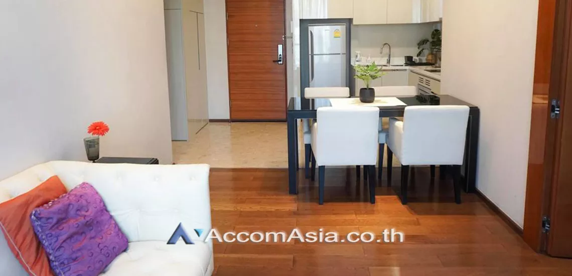  2 Bedrooms  Condominium For Rent in Sukhumvit, Bangkok  near BTS Phrom Phong (AA29412)