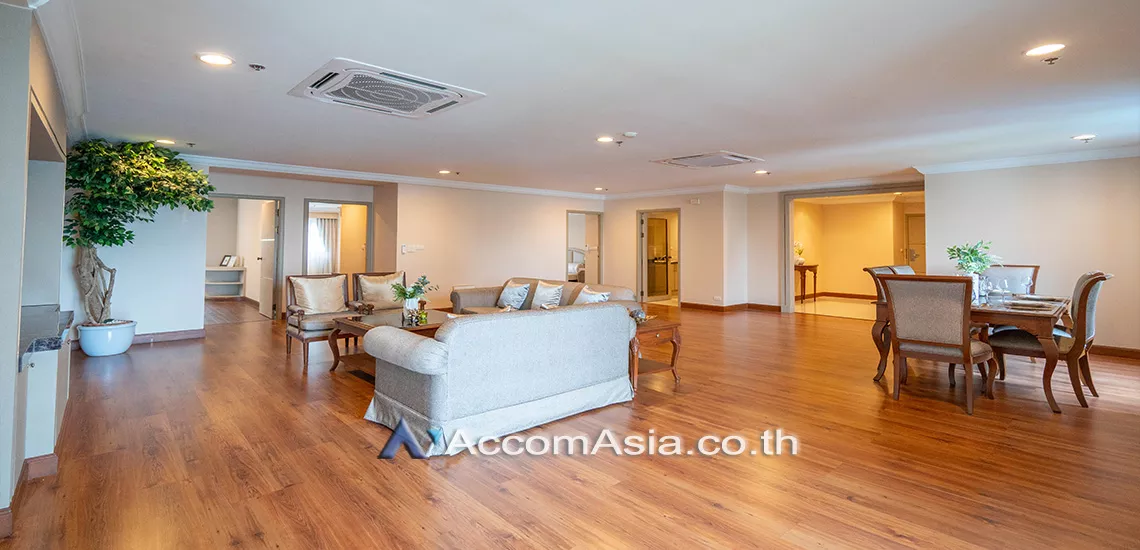 Pet friendly |  3 Bedrooms  Apartment For Rent in Sukhumvit, Bangkok  near BTS Asok - MRT Sukhumvit (AA29415)