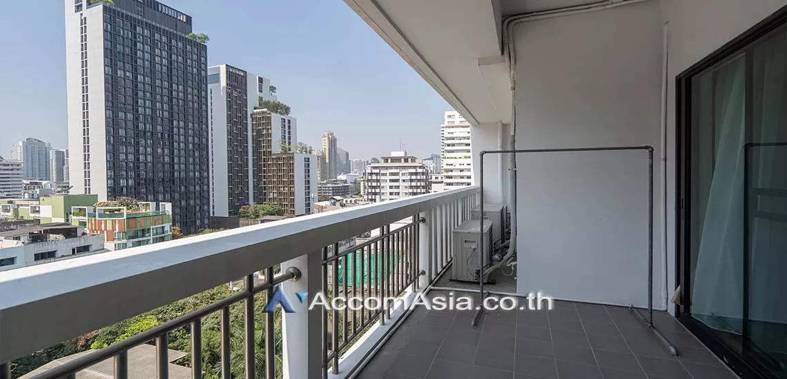  2 Bedrooms  Apartment For Rent in Sukhumvit, Bangkok  near BTS Phrom Phong (AA29433)