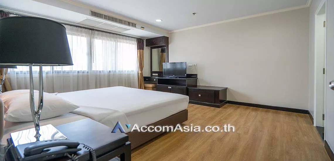  2 Bedrooms  Apartment For Rent in Sukhumvit, Bangkok  near BTS Phrom Phong (AA29433)