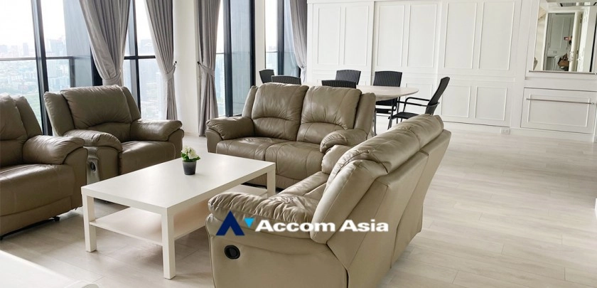 Duplex Condo |  3 Bedrooms  Condominium For Rent in Ploenchit, Bangkok  near BTS Ploenchit (AA29436)