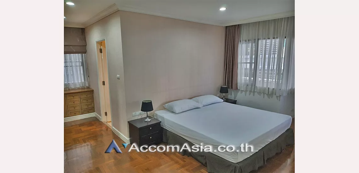 Pet friendly |  3 Bedrooms  Apartment For Rent in Sukhumvit, Bangkok  near BTS Phrom Phong (AA29455)