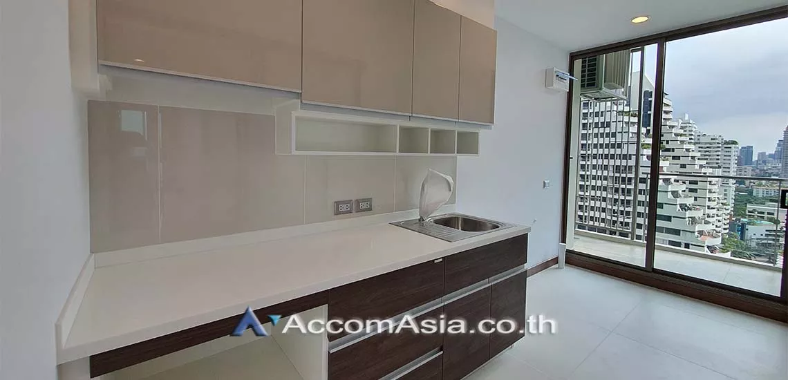  2 Bedrooms  Condominium For Rent in Sukhumvit, Bangkok  near BTS Phrom Phong (AA29467)