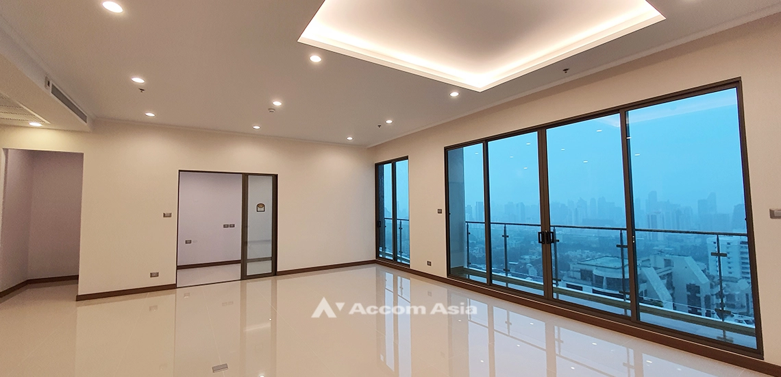  3 Bedrooms  Condominium For Rent in Sukhumvit, Bangkok  near BTS Phrom Phong (AA29468)