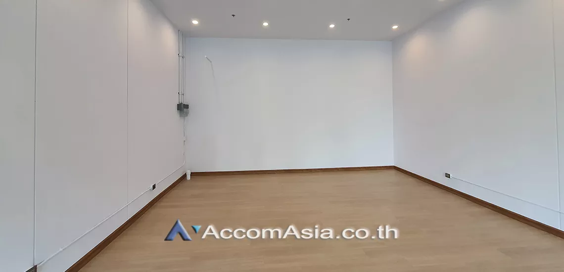  Condominium For Rent in Sukhumvit, Bangkok  near BTS Phrom Phong (AA29469)