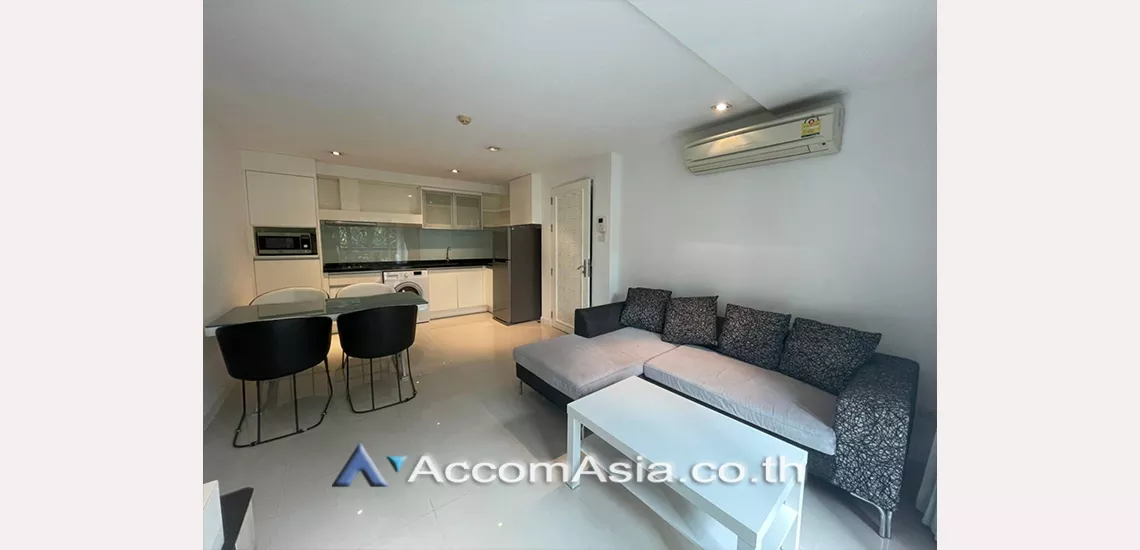  2 Bedrooms  Condominium For Rent in Sukhumvit, Bangkok  near BTS Ekkamai (AA29483)